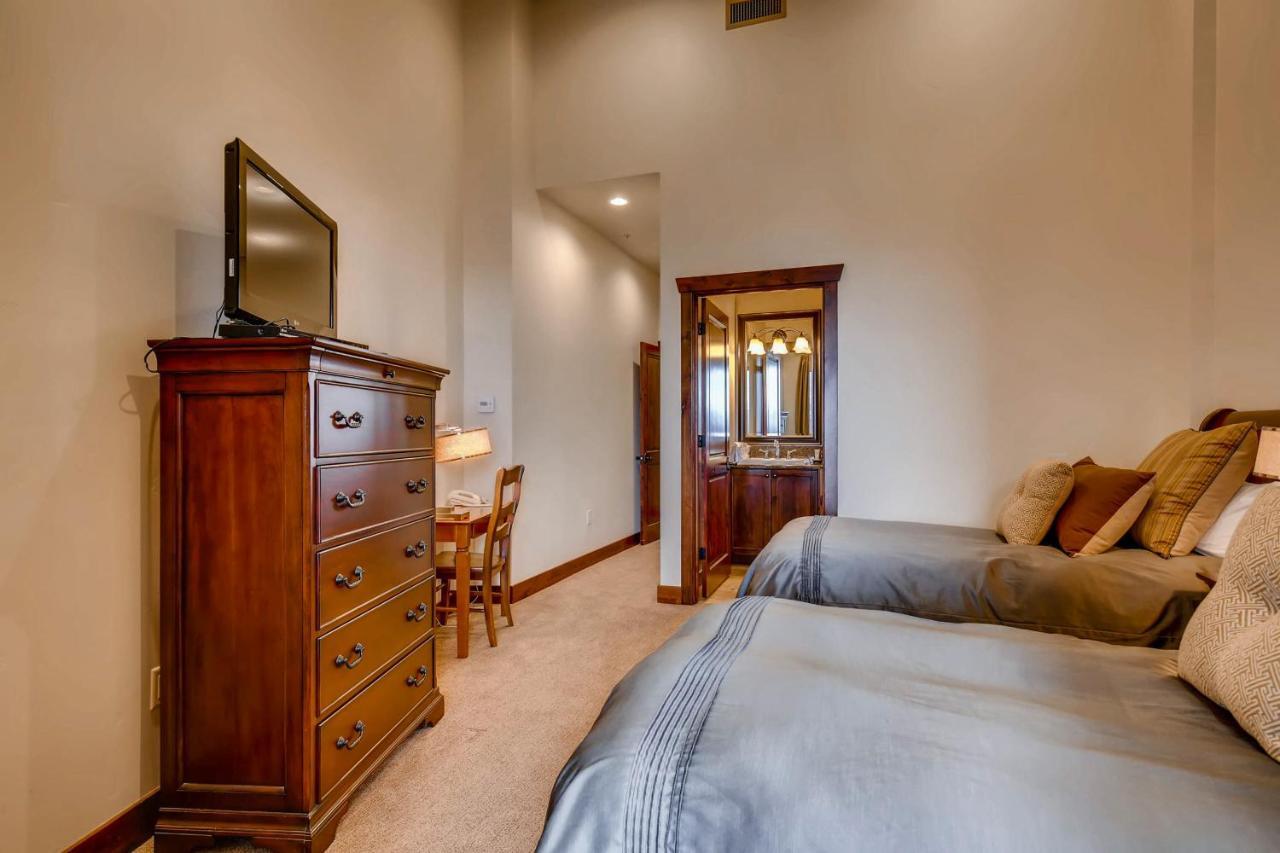 Hyatt Centric #450 Apartment